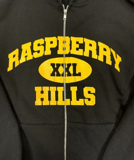 The GV gallery raspberry Hills zip up size large